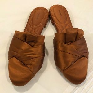 Birdies Songbird mules slides in copper satin sz 8.5